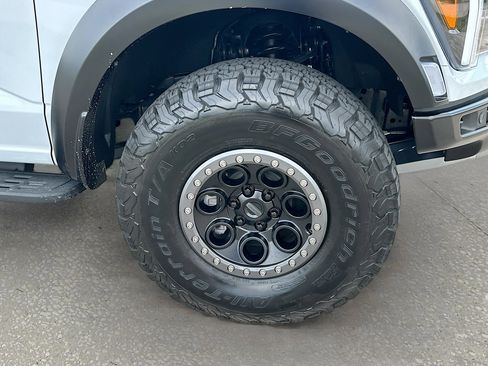 Used 2025 Ford F150 Raptor AWD/4WD image 31