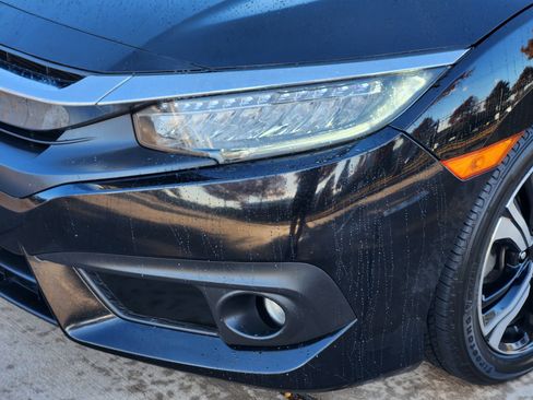 Used 2017 Honda Civic Touring image 6