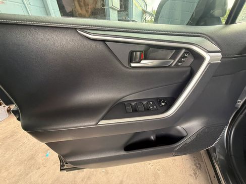Used 2019 Toyota RAV4 Limited w/ Advanced Technology Package AWD/4WD image 21