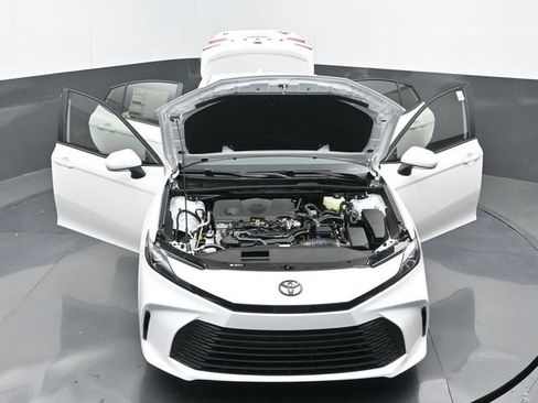 Used 2025 Toyota Camry LE w/ Convenience Package image 33