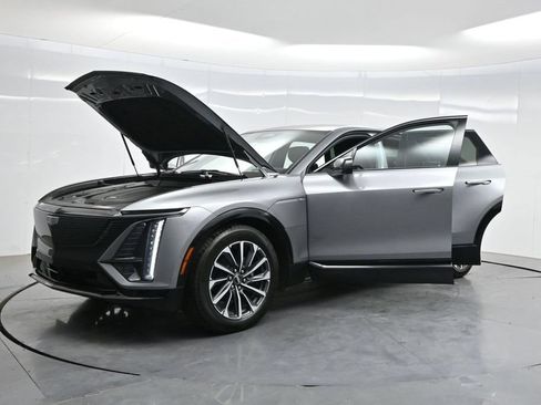 Used 2024 Cadillac Lyriq Sport RWD image 42