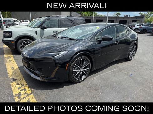 Used 2024 Toyota Prius Limited w/ Limited Premium Package FWD image 2