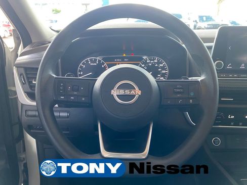Used 2023 Nissan Rogue SV FWD image 32