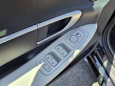 Used 2025 Hyundai Sonata SEL FWD image 14