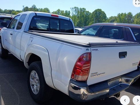 Used 2006 Toyota Tacoma PreRunner image 2