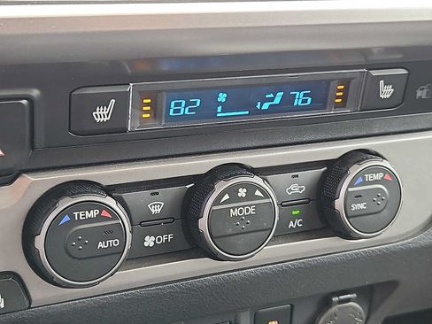 Used 2022 Toyota Tacoma Limited AWD/4WD image 15