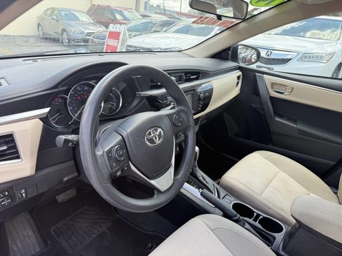 Used 2014 Toyota Corolla LE FWD image 13