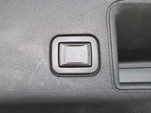 Used 2020 GMC Terrain SLE w/ Driver Convenience Package FWD image 34