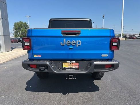 Used 2022 Jeep Gladiator Overland w/ Popular Equipment Package AWD/4WD image 6