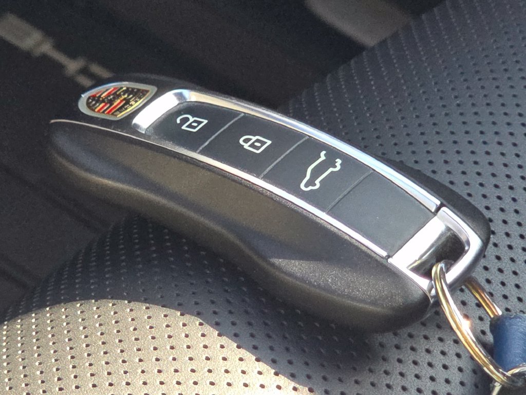 Used 2020 Porsche Cayenne Turbo AWD/4WD image 33