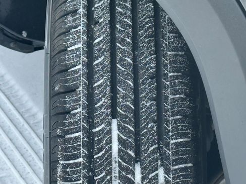 Used 2017 Jeep Renegade Sport w/ Power & Air Group image 29