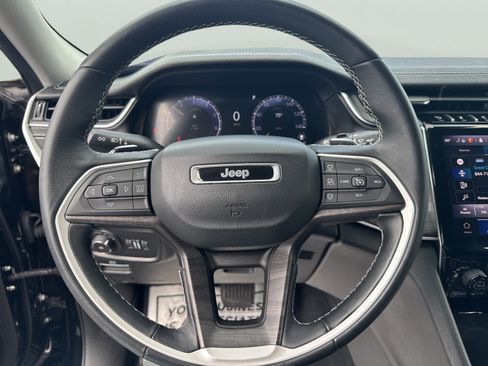 Used 2022 Jeep Grand Cherokee Limited AWD/4WD image 13