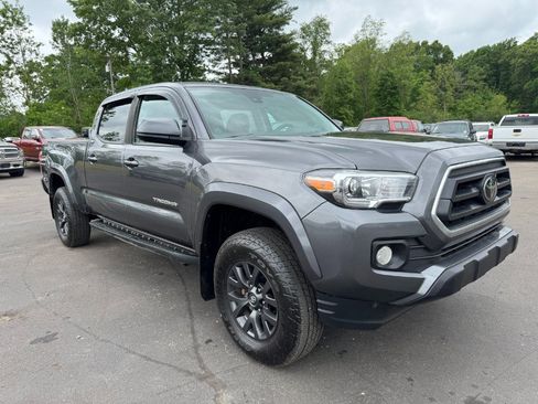 Used 2020 Toyota Tacoma SR5 AWD/4WD image 7