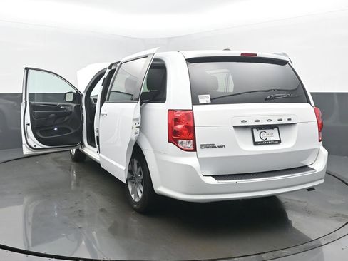 Used 2020 Dodge Grand Caravan SE image 56