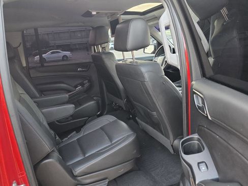 Used 2020 Chevrolet Suburban LT image 24