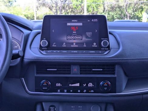 Used 2024 Nissan Rogue SV FWD image 23