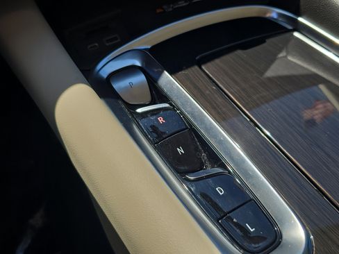 Used 2022 Buick Enclave Essence w/ Sport Touring Edition image 24