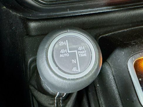 Used 2023 Jeep Wrangler Unlimited Sahara AWD/4WD image 14