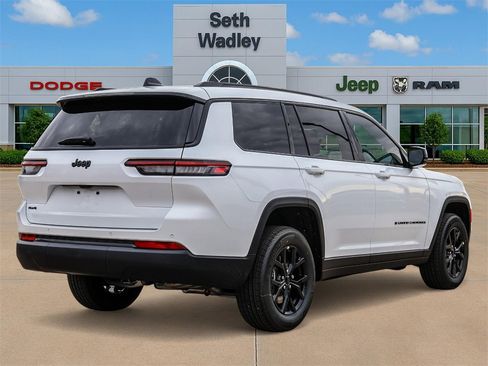 New 2025 Jeep Grand Cherokee L Altitude image 7