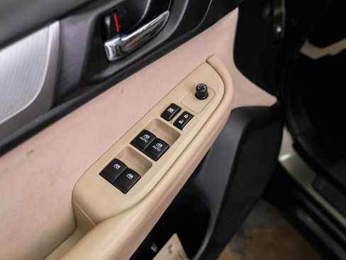 Used 2019 Subaru Outback 2.5i Premium AWD/4WD image 38