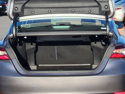 Used 2021 Toyota Camry SE image 24