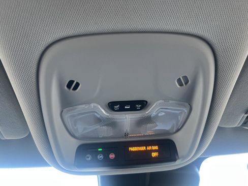 Used 2024 Chevrolet TrailBlazer LT w/ LT Cold Weather Package image 28