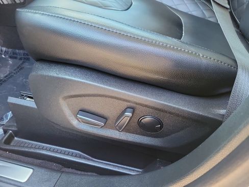 Certified 2023 Ford Edge Titanium AWD/4WD image 9