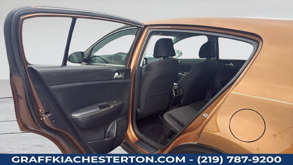 Used 2018 Kia Sportage LX AWD/4WD image 40