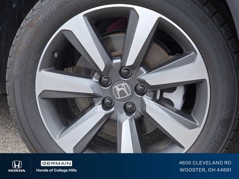 Used 2024 Honda Pilot Elite image 16