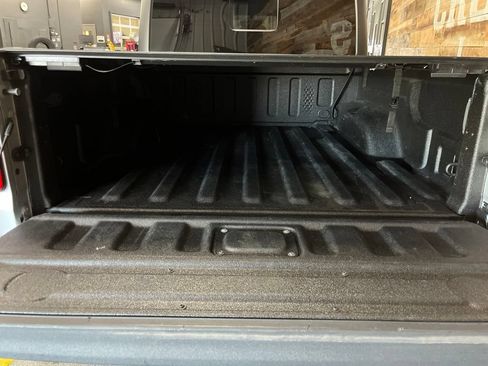 Used 2022 Jeep Gladiator Rubicon AWD/4WD image 23