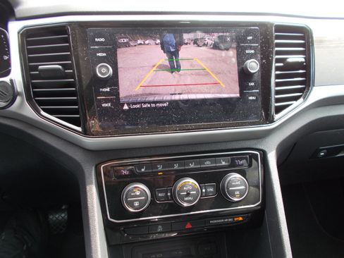 Used 2023 Volkswagen Atlas SE FWD image 16