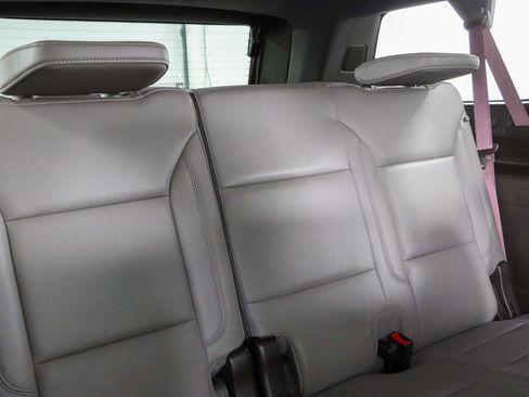 Used 2023 Chevrolet Suburban Z71 image 33