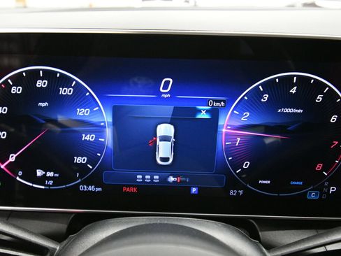 Used 2025 Mercedes-Benz GLC 300 4MATIC image 14