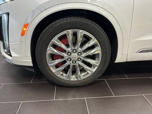 Certified 2023 Cadillac XT6 Sport w/ Technology Package AWD/4WD image 28