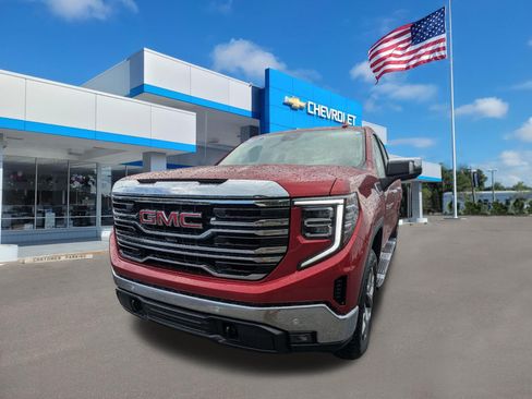 Used 2025 GMC Sierra 1500 SLT w/ SLT Premium Plus Package AWD/4WD image 7