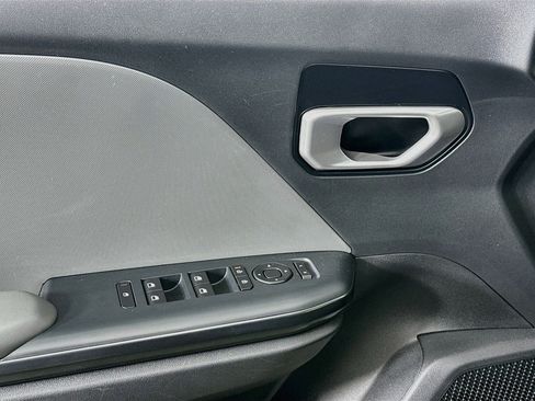 Used 2025 Kia K4 FWD image 15