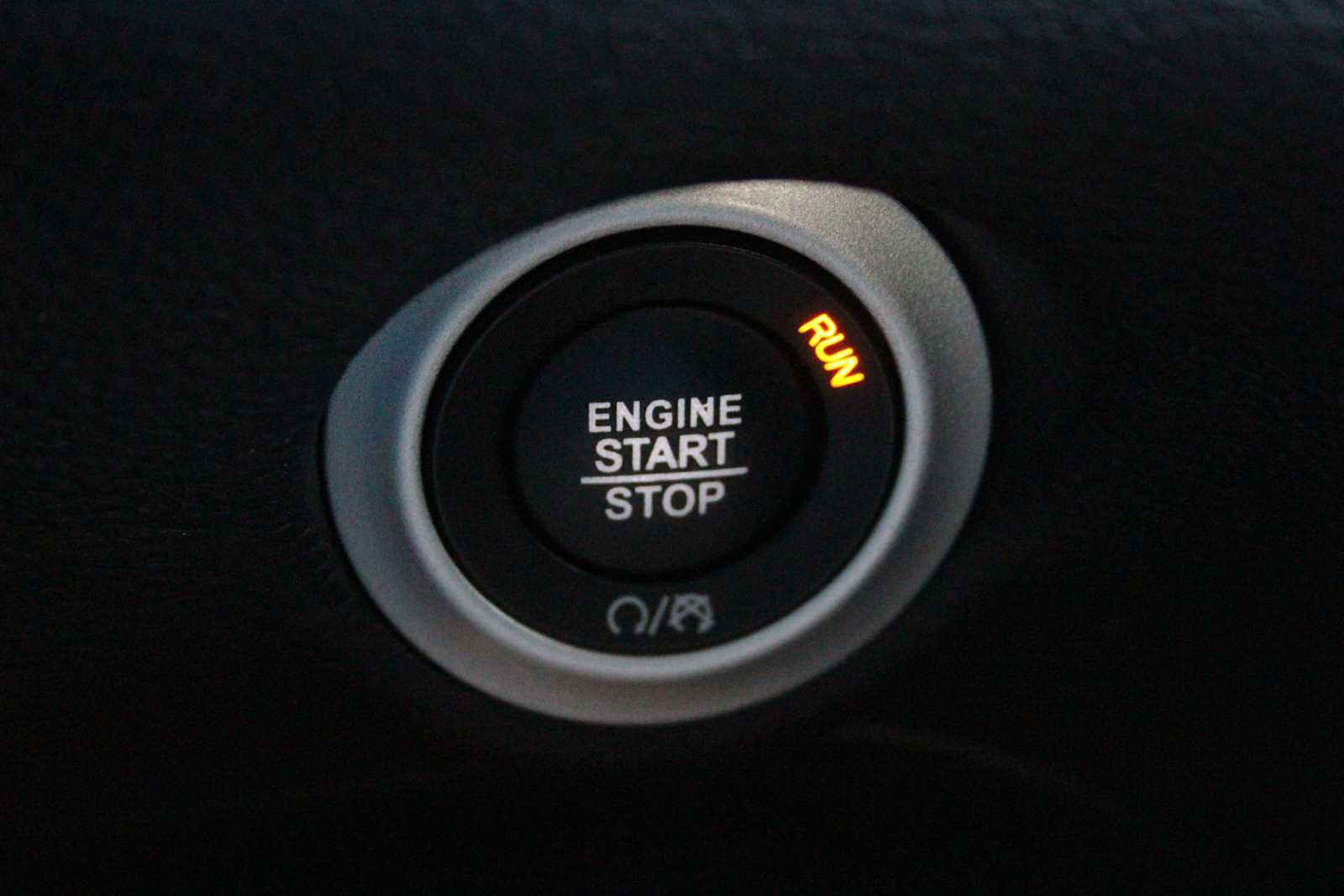 Used 2023 Chrysler Pacifica Touring FWD image 36