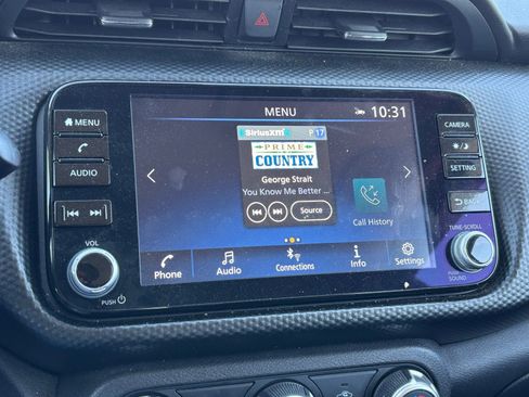 Used 2024 Nissan Kicks SV image 11