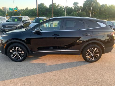 Used 2024 Kia Sportage EX AWD/4WD image 2