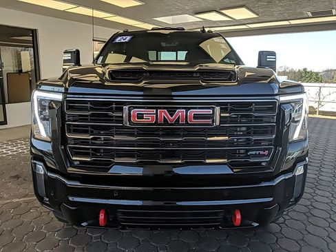 Used 2024 GMC Sierra 2500 AT4 w/ AT4 Premium Plus Package AWD/4WD image 2
