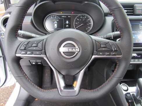 New 2025 Nissan Versa SR w/ Trunk Package FWD image 20