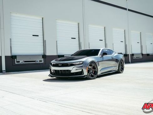 Used 2020 Chevrolet Camaro SS RWD image 44