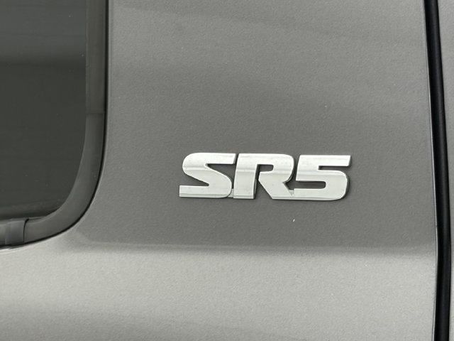 Used 2018 Toyota Tundra SR5 RWD image 12