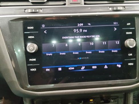 Used 2024 Volkswagen Tiguan SE R-Line image 34