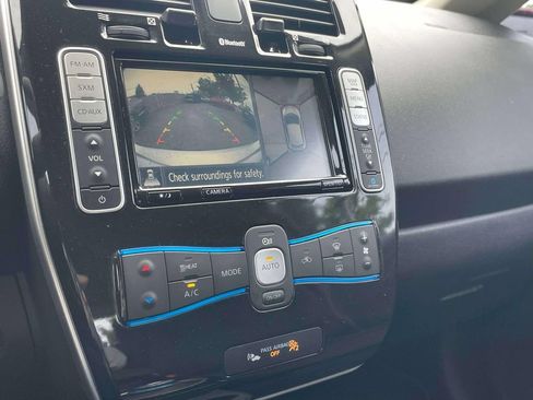 Used 2016 Nissan Leaf SV w/ Premium Package FWD image 27