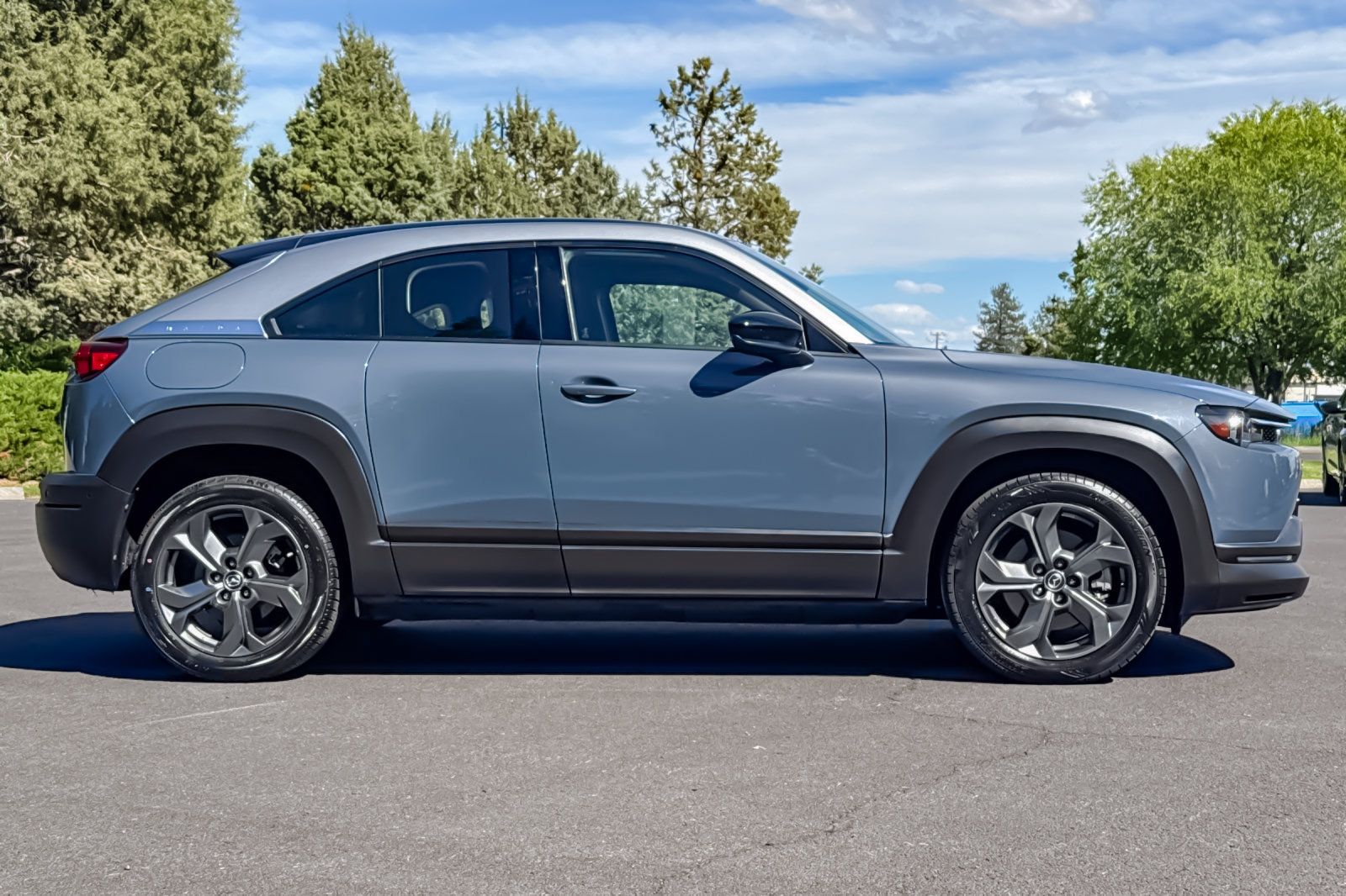 Used 2022 MAZDA MX-30 Electric w/ Premium Plus Pkg FWD image 2