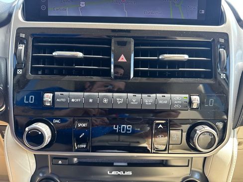 Used 2022 Lexus GX 460 Luxury w/ Sport Design Package AWD/4WD image 20