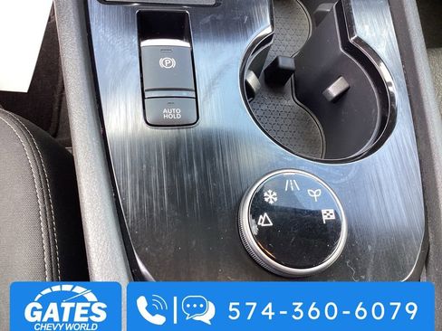 Used 2024 Nissan Rogue SV AWD/4WD image 30