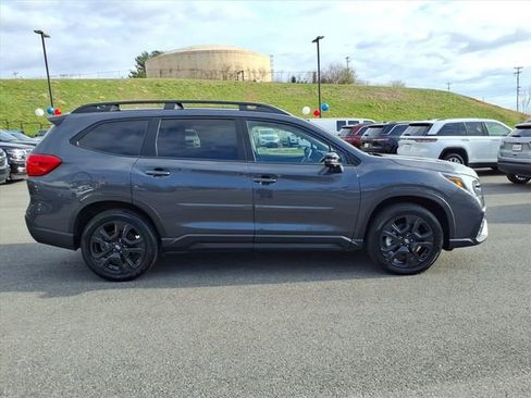 Used 2023 Subaru Ascent Onyx Edition Limited image 3