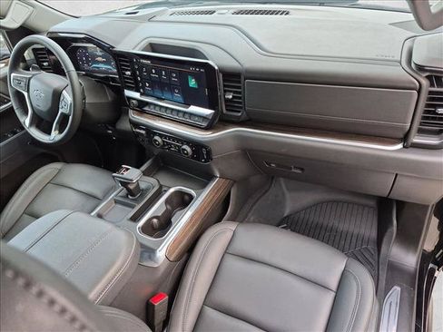 Used 2025 Chevrolet Silverado 1500 LT Trail Boss w/ LT Trail Boss Premium Package AWD/4WD image 23